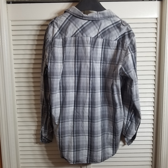 Inc button up - Picture 3 of 3